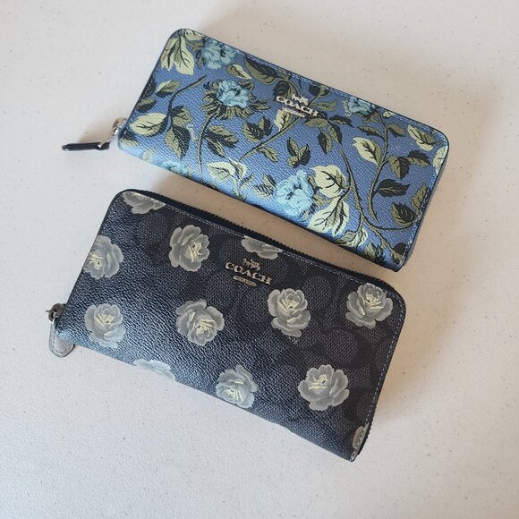 Coach Zip Wallet "EUC" - Picture 14 of 14